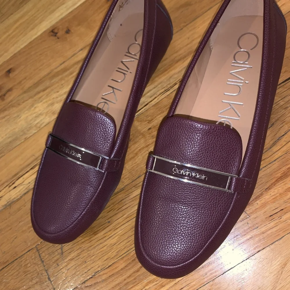 SOLD RARE maroon Calvin Klein LIRA 7.5 - Picture 1 of 11